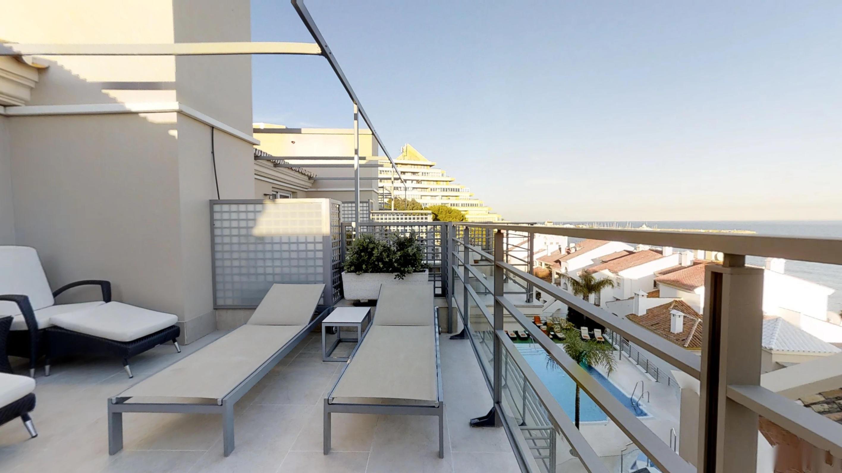 阿雷莎文奇精选精品水疗酒店 贝纳尔马德纳 外观 照片 3D rendering of a balcony