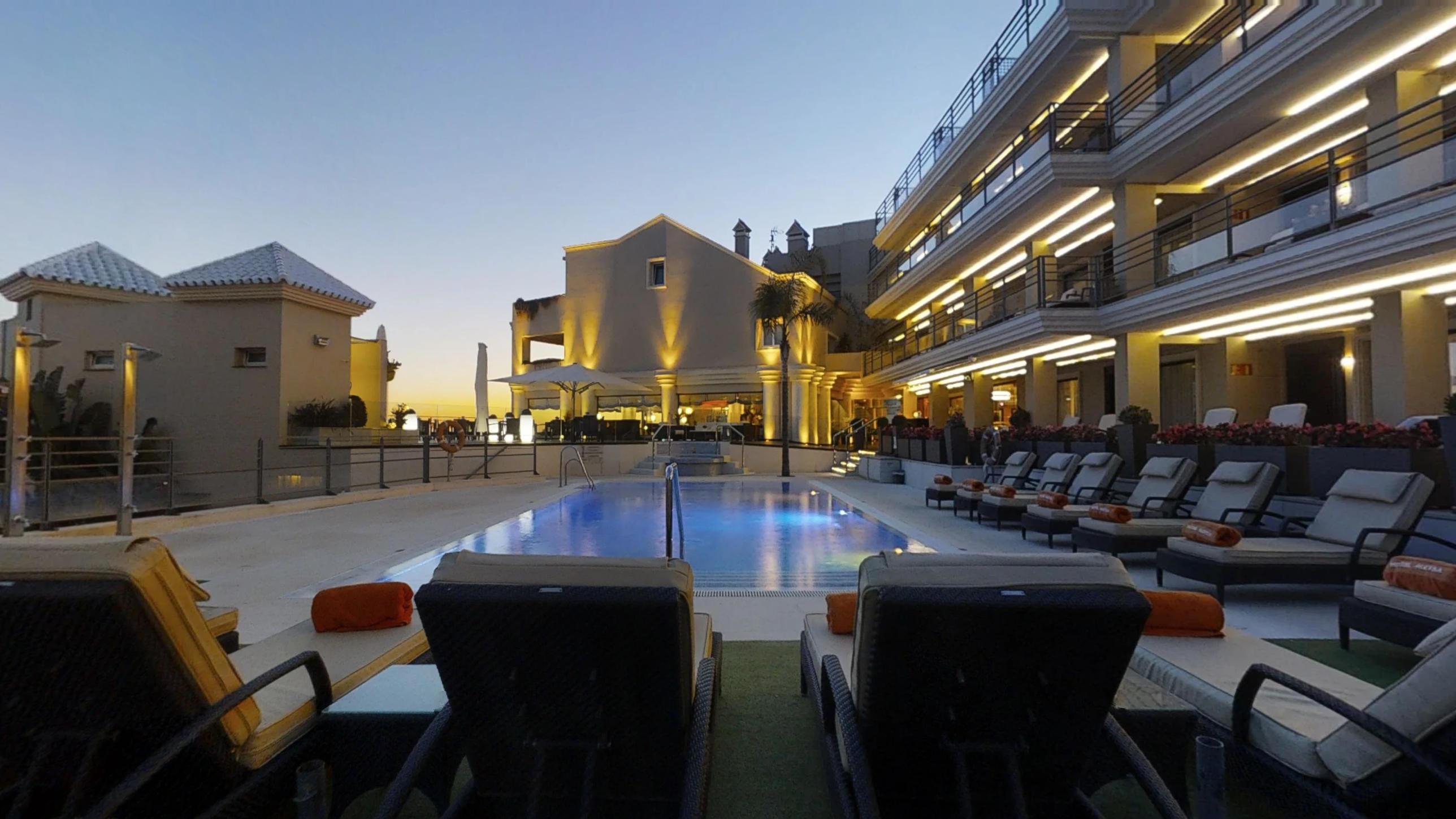 阿雷莎文奇精选精品水疗酒店 贝纳尔马德纳 外观 照片 The pool at the hotel