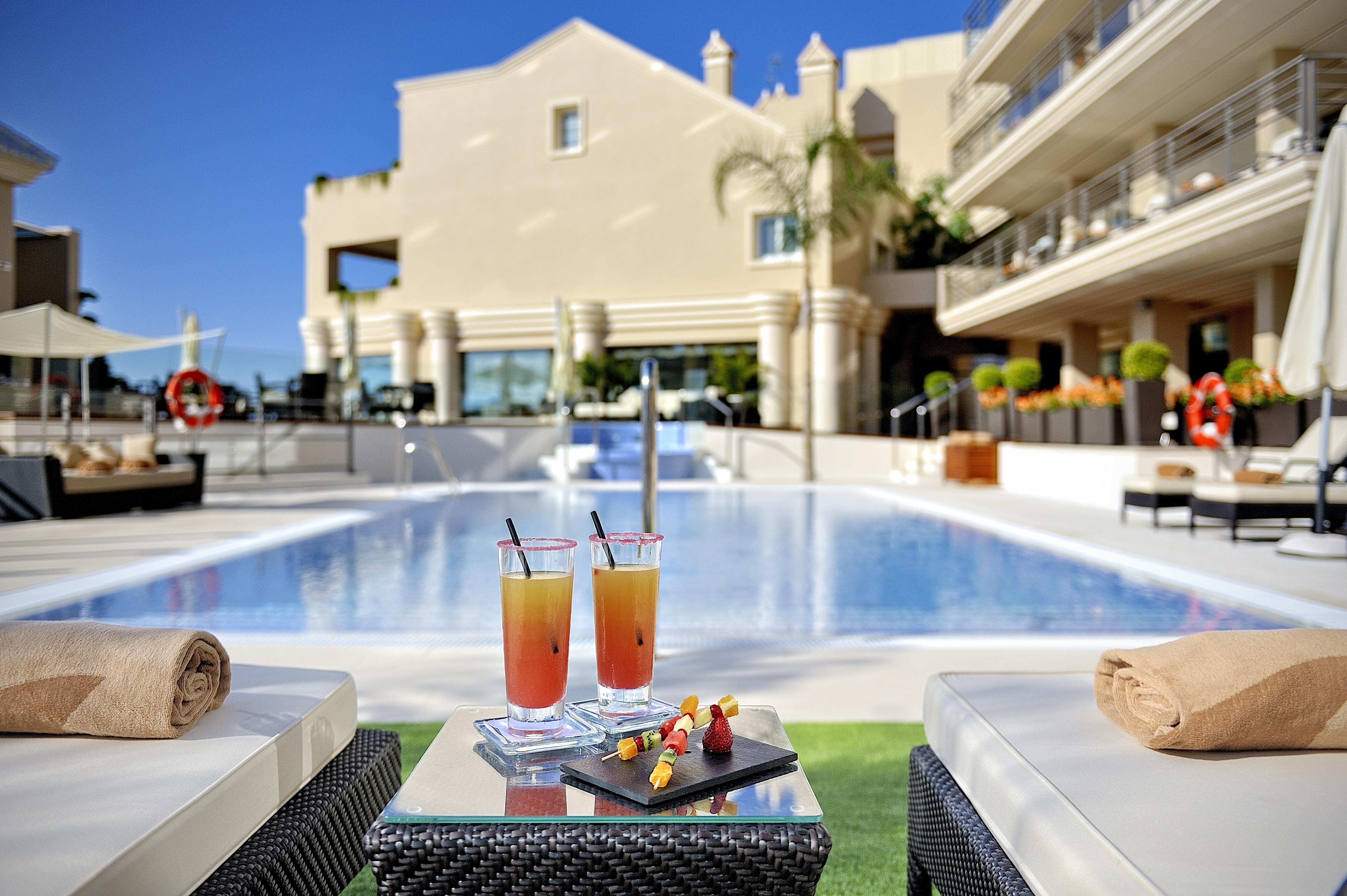 阿雷莎文奇精选精品水疗酒店 贝纳尔马德纳 外观 照片 The pool at the hotel