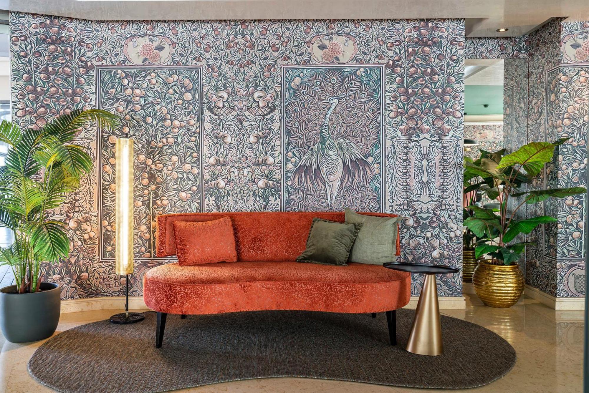 阿雷莎文奇精选精品水疗酒店 贝纳尔马德纳 外观 照片 The lobby of the hotel