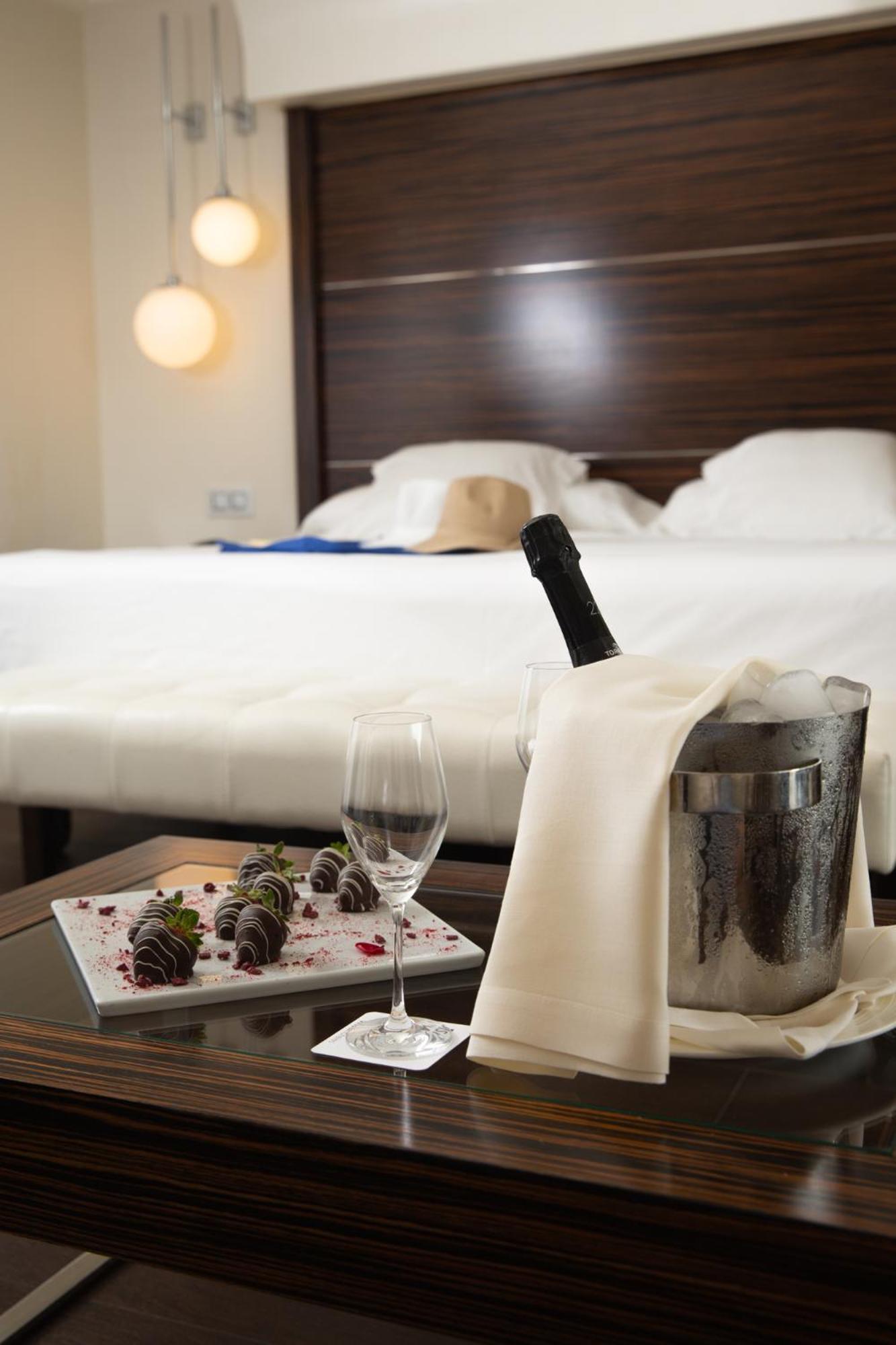 阿雷莎文奇精选精品水疗酒店 贝纳尔马德纳 外观 照片 A room at the hotel